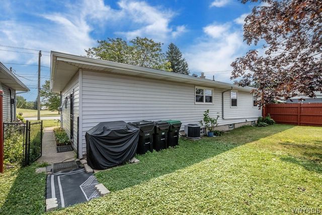 490 Two Mile Creek Road, Tonawanda, NY 14150