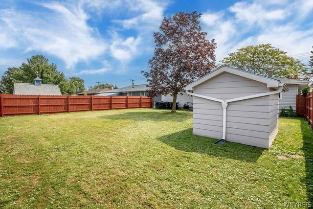 490 Two Mile Creek Road, Tonawanda, NY 14150