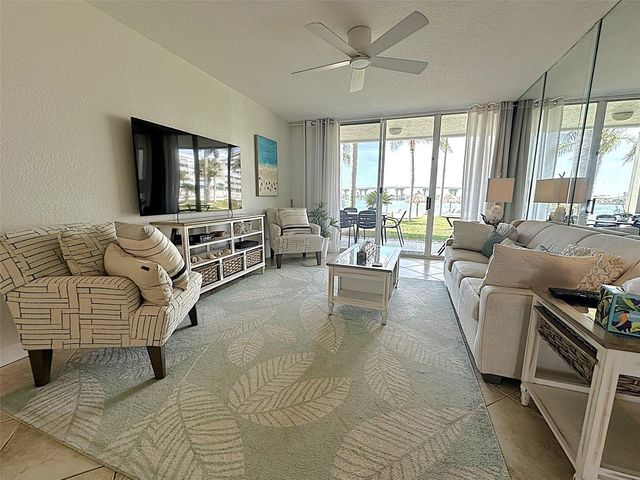 6081 BAHIA DEL MAR CIRCLE 154, St Petersburg, FL 33715