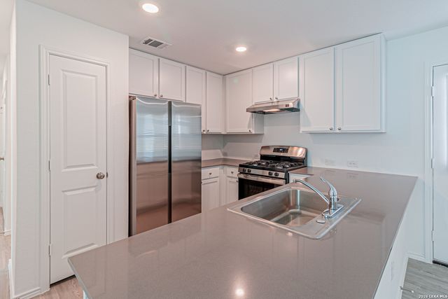 7703 Chancery Gate, San Antonio, TX 78253