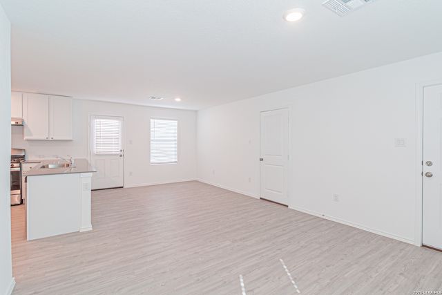 7703 Chancery Gate, San Antonio, TX 78253