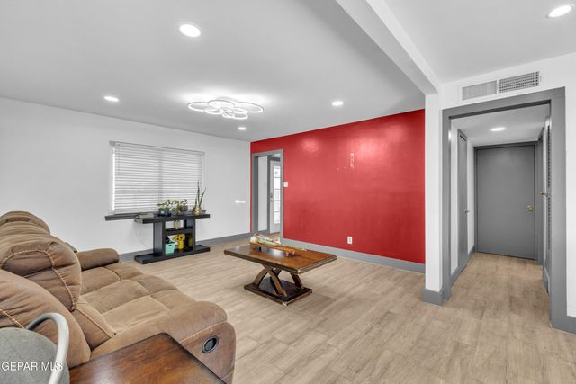 9680 STONEHAVEN Drive, El Paso, TX 79925