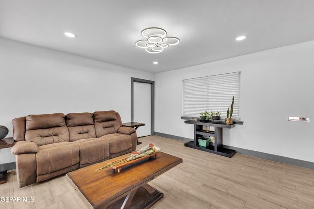 9680 STONEHAVEN Drive, El Paso, TX 79925