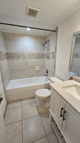 702 NW 87th Avenue 309, Miami, FL 33172