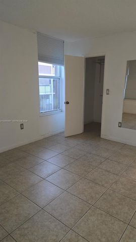 702 NW 87th Avenue 309, Miami, FL 33172