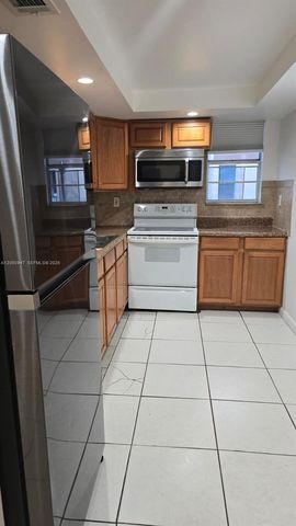 702 NW 87th Avenue 309, Miami, FL 33172