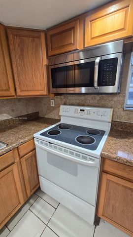 702 NW 87th Avenue 309, Miami, FL 33172