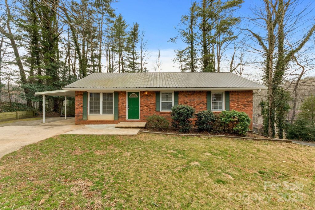14 S Ridge Place, Arden, NC 28704