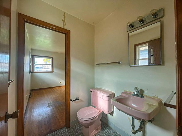 3945 N 61st STREET, Milwaukee, WI 53216