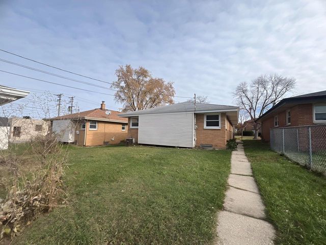 3945 N 61st STREET, Milwaukee, WI 53216