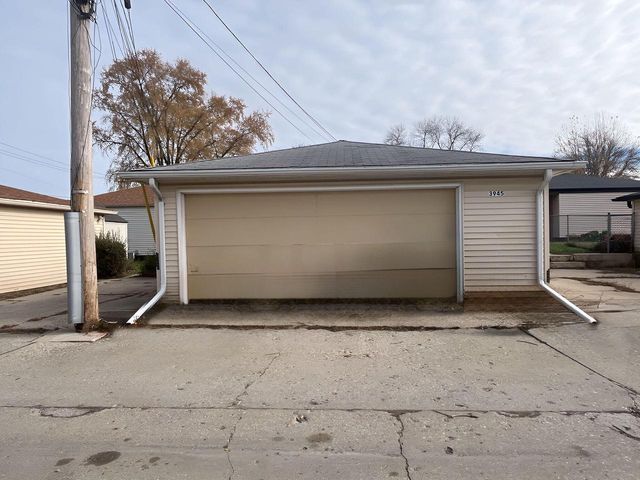 3945 N 61st STREET, Milwaukee, WI 53216