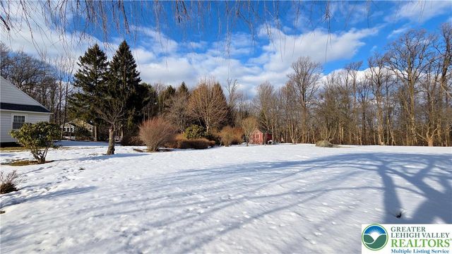 301 Mine Road, Richland Twp, PA 18951