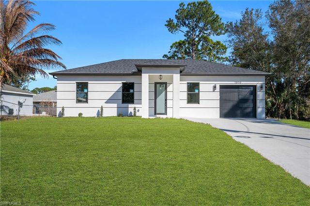 1816 Ridgemoor ST, Lehigh Acres, FL 33972