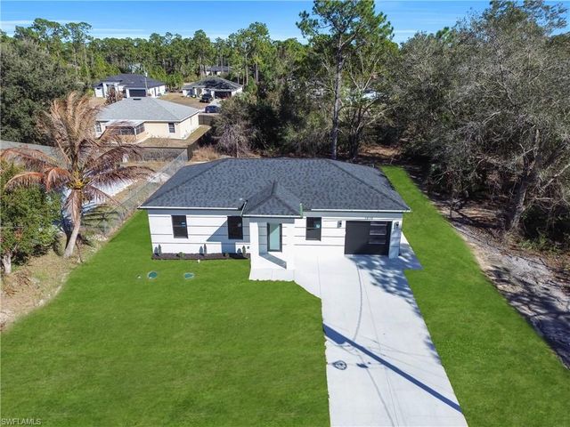 1816 Ridgemoor ST, Lehigh Acres, FL 33972