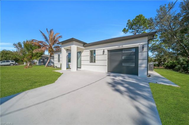 1816 Ridgemoor ST, Lehigh Acres, FL 33972