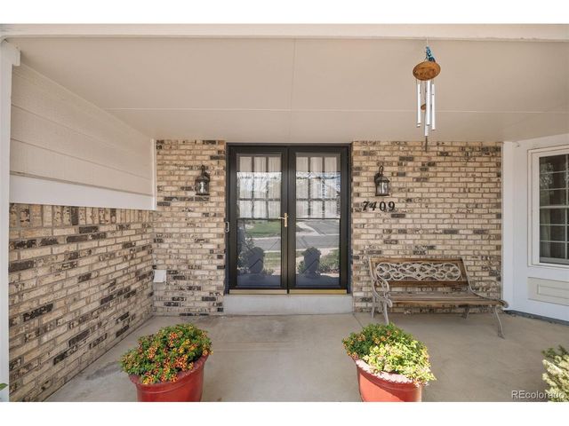 7409 S Newport Way, Centennial, CO 80112