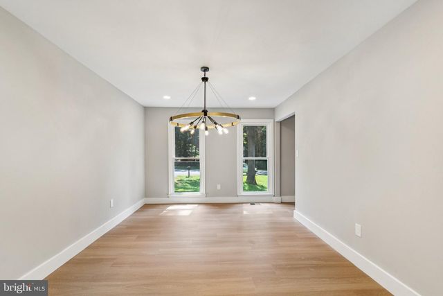 3118 MILLER HEIGHTS RD, Oakton, VA 22124