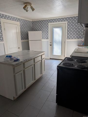 604 Sycamore Ave., Camden, AR 71701