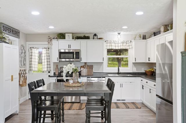 1400 S Farm Road 205, Springfield, MO 65809