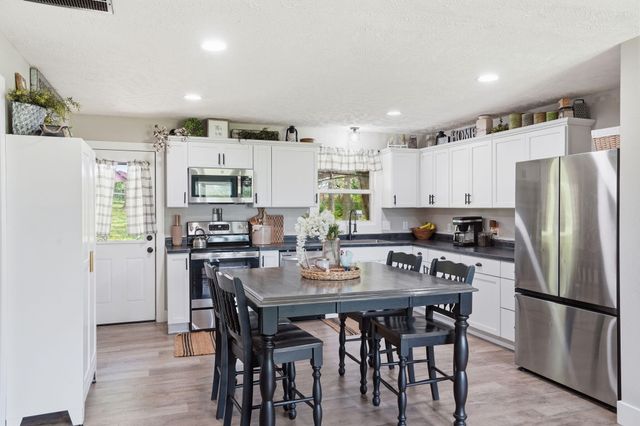 1400 S Farm Road 205, Springfield, MO 65809