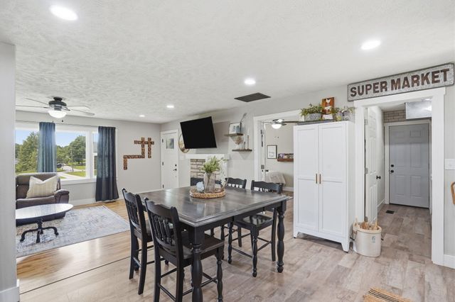 1400 S Farm Road 205, Springfield, MO 65809