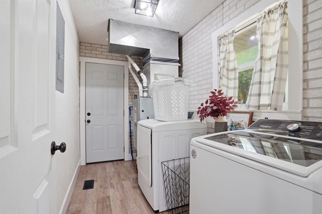 1400 S Farm Road 205, Springfield, MO 65809