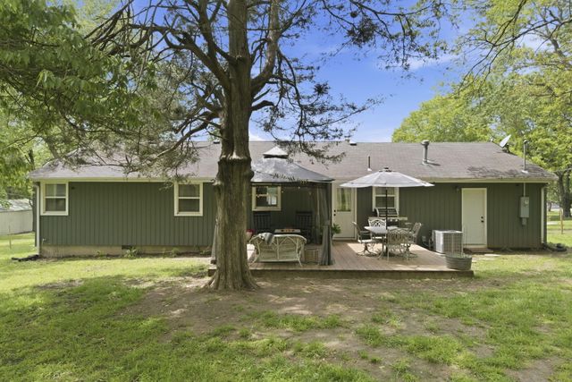 1400 S Farm Road 205, Springfield, MO 65809