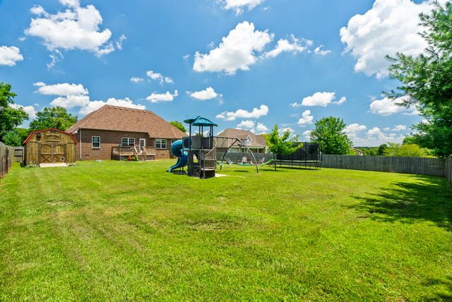 731B N Russell St, Portland, TN 37148