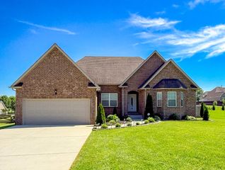 731B N Russell St, Portland, TN 37148