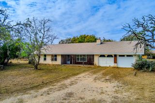 230 Red Bird Loop, Center Point, TX 78010