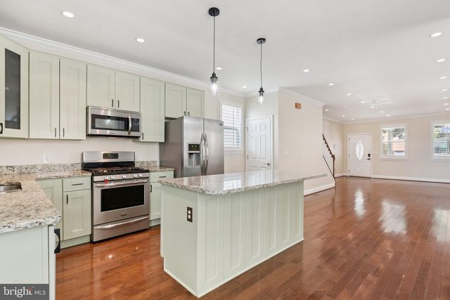 908 LONGFELLOW ST NW, Washington, DC 20011