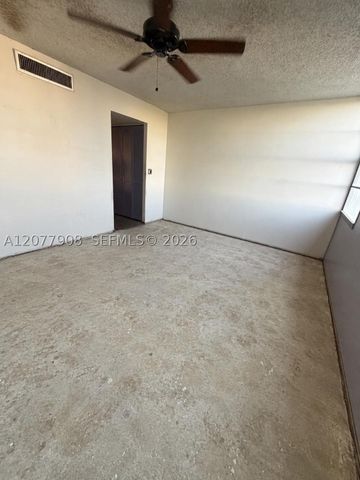 20500 W Country Club Dr 818, Aventura, FL 33180