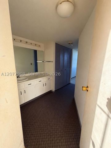 20500 W Country Club Dr 818, Aventura, FL 33180