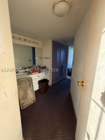 20500 W Country Club Dr 818, Aventura, FL 33180