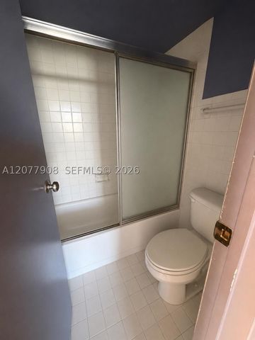 20500 W Country Club Dr 818, Aventura, FL 33180