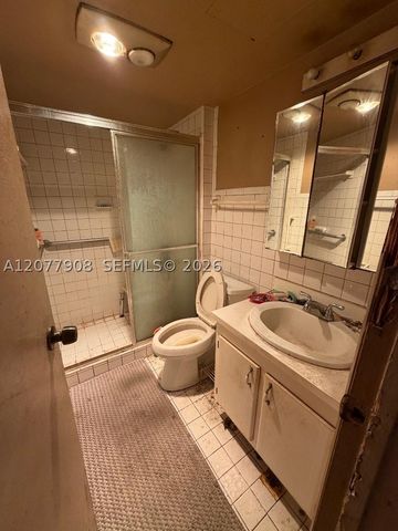 20500 W Country Club Dr 818, Aventura, FL 33180