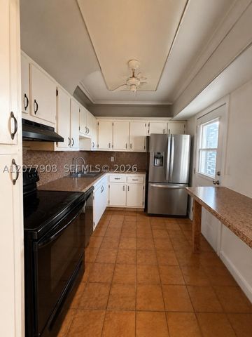 20500 W Country Club Dr 818, Aventura, FL 33180