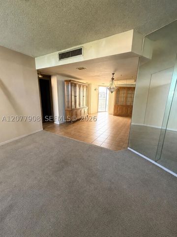 20500 W Country Club Dr 818, Aventura, FL 33180