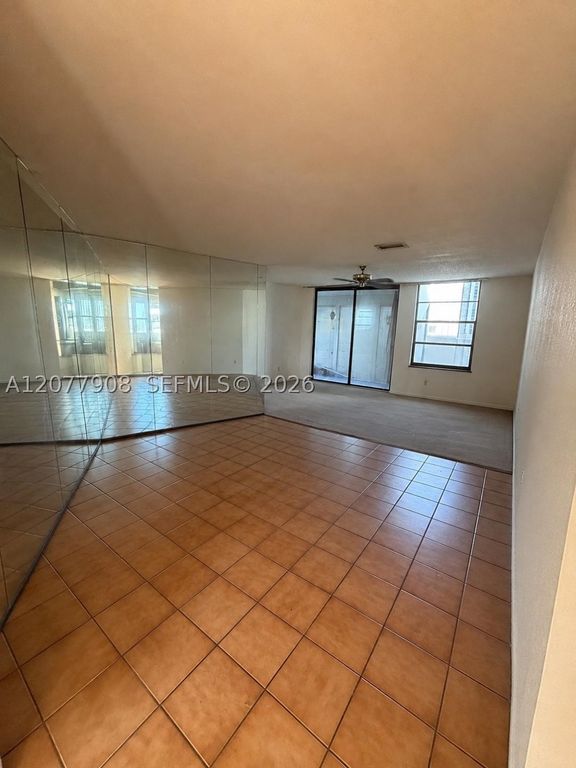 20500 W Country Club Dr 818, Aventura, FL 33180