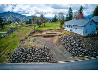 1716 SCARDI Blvd 174, Sutherlin, OR 97479