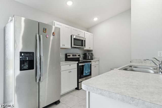 132 NE 16th TER, Cape Coral, FL 33909