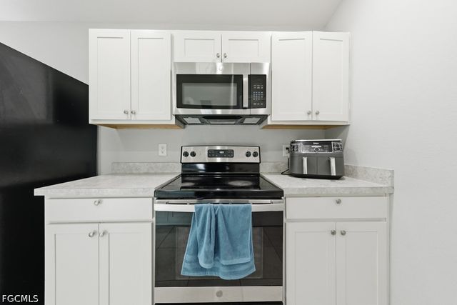 132 NE 16th TER, Cape Coral, FL 33909