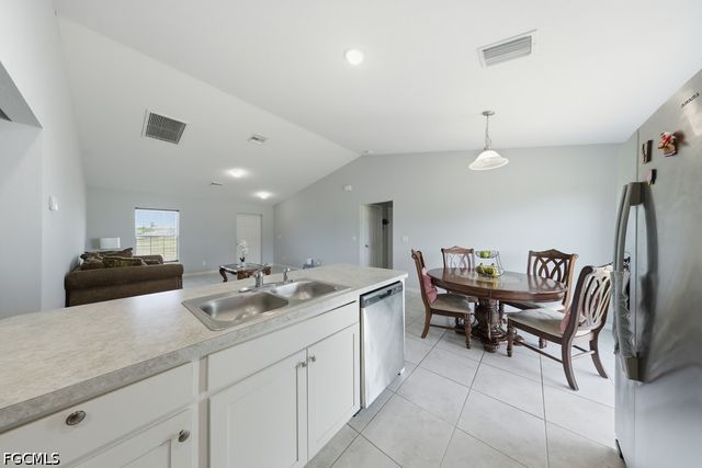 132 NE 16th TER, Cape Coral, FL 33909
