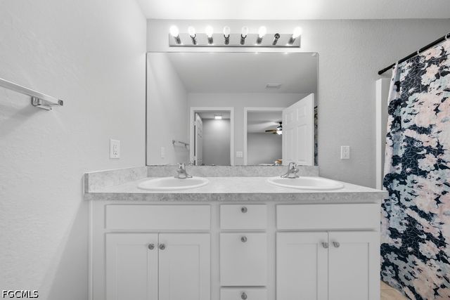 132 NE 16th TER, Cape Coral, FL 33909