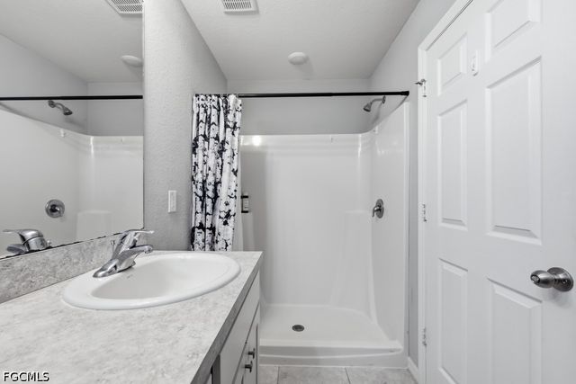 132 NE 16th TER, Cape Coral, FL 33909