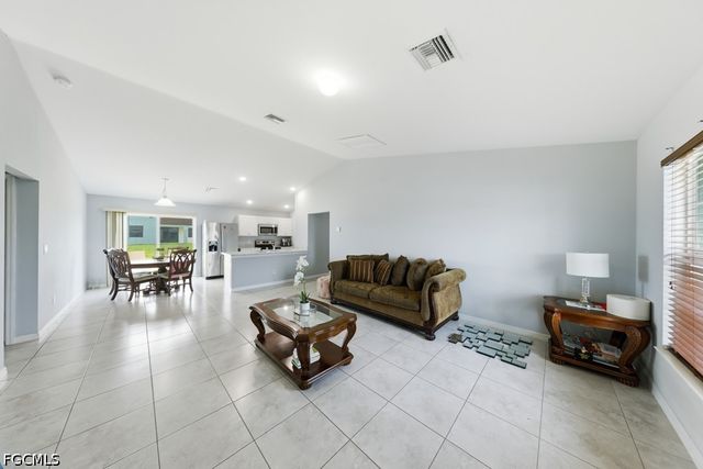 132 NE 16th TER, Cape Coral, FL 33909