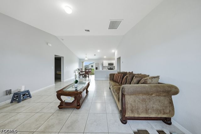 132 NE 16th TER, Cape Coral, FL 33909