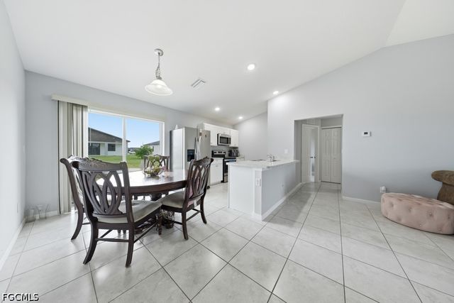132 NE 16th TER, Cape Coral, FL 33909