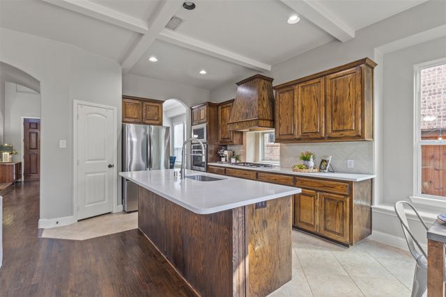 8732 James Drive, Lantana, TX 76226