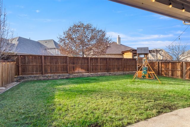 8732 James Drive, Lantana, TX 76226